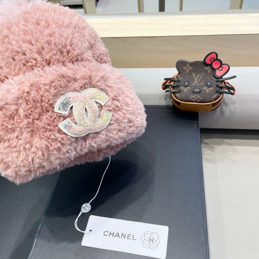 BEANIE HAT IN LIGHT PINK SOLF FLEECE 419712