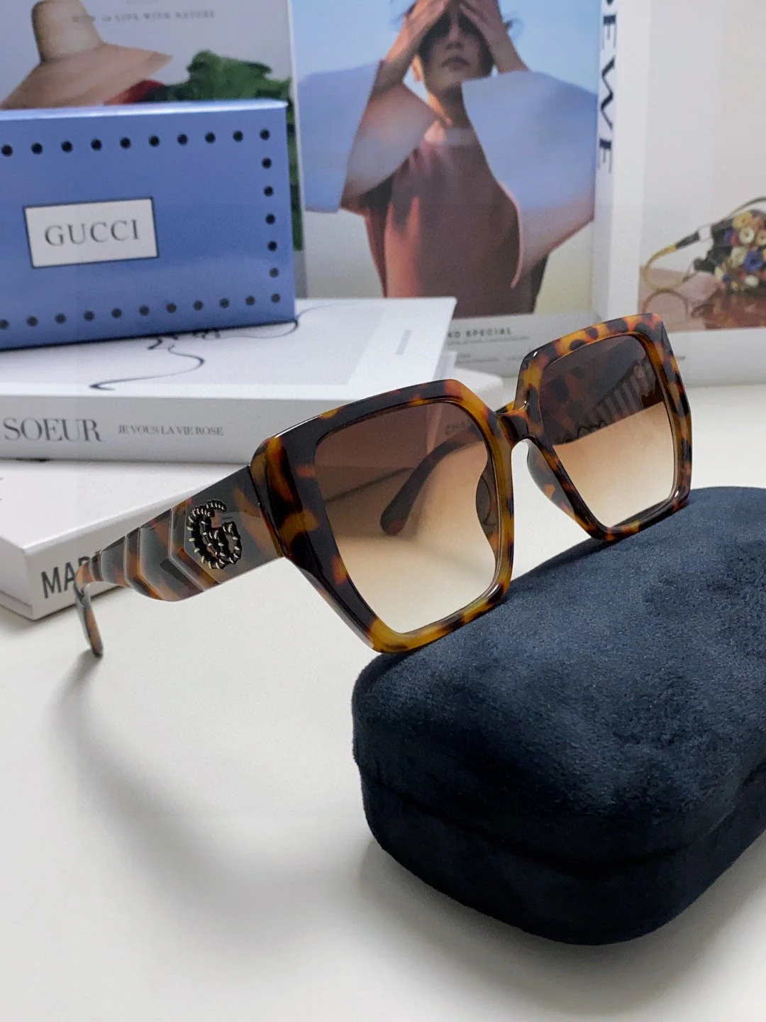 SQUARE FRAME SUNGLASSES 570209 IN ACETATE