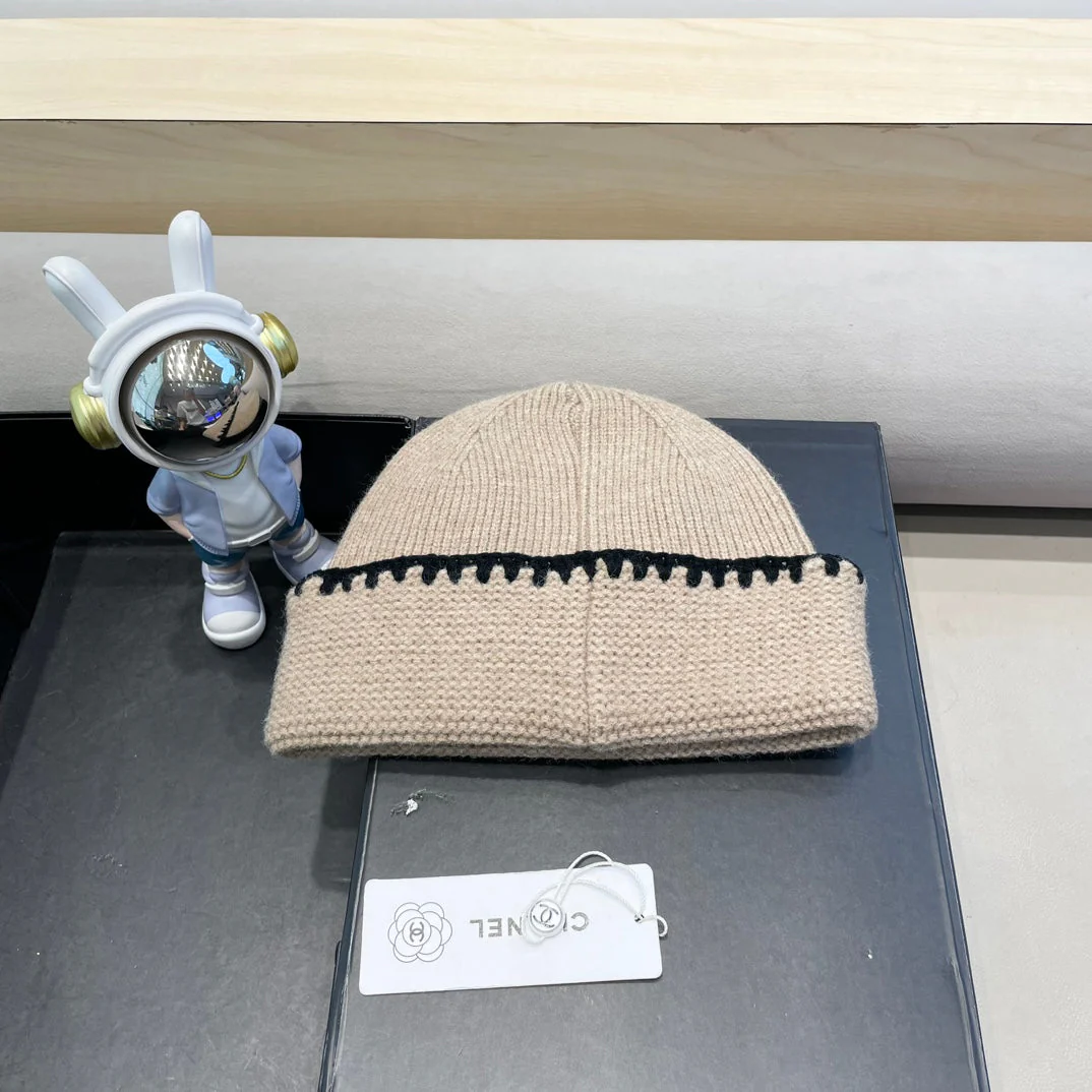BEANIE HAT IN CAMEL BEIGE WOOL 419781
