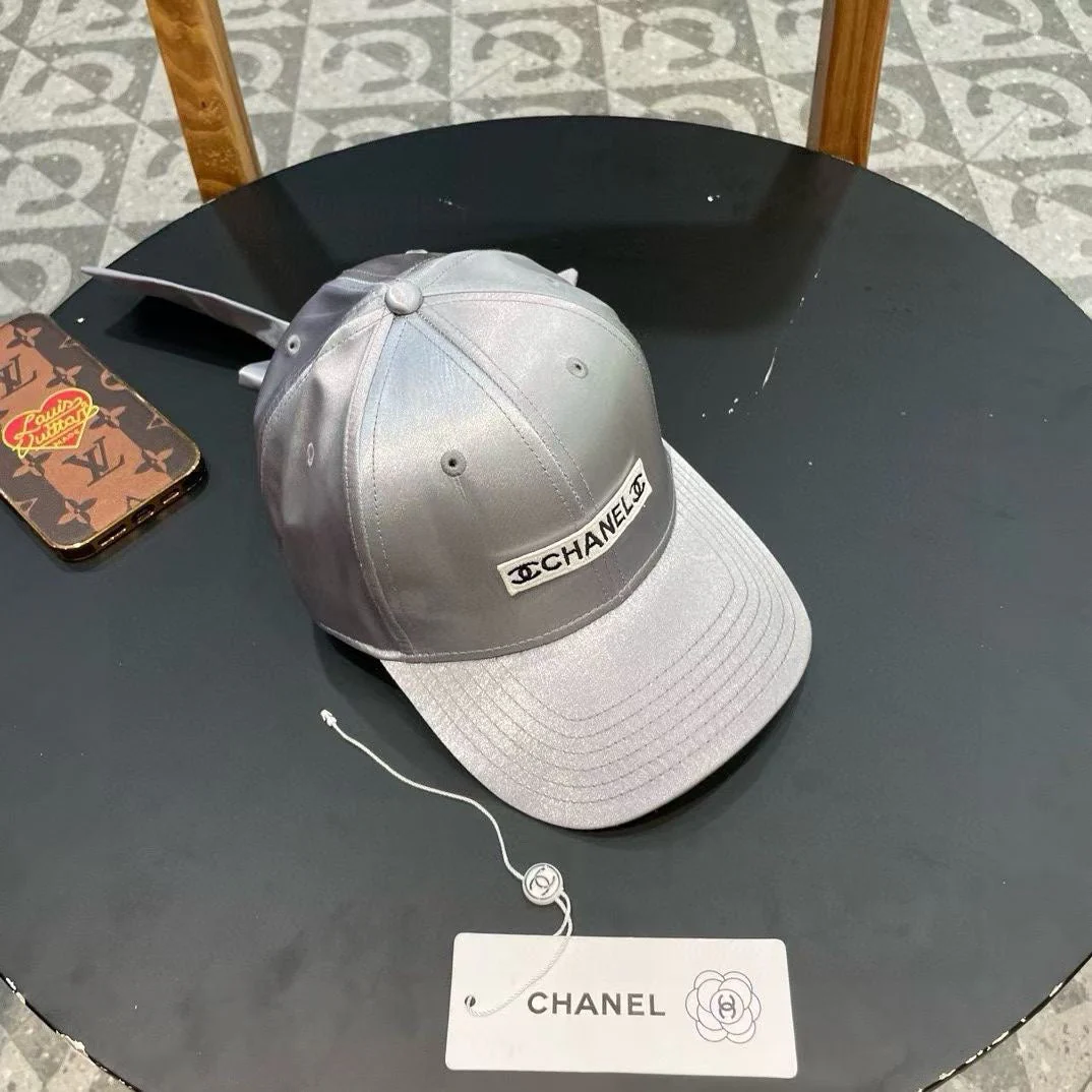 BASEBALL HAT IN SILVER SILK SATIN 404865