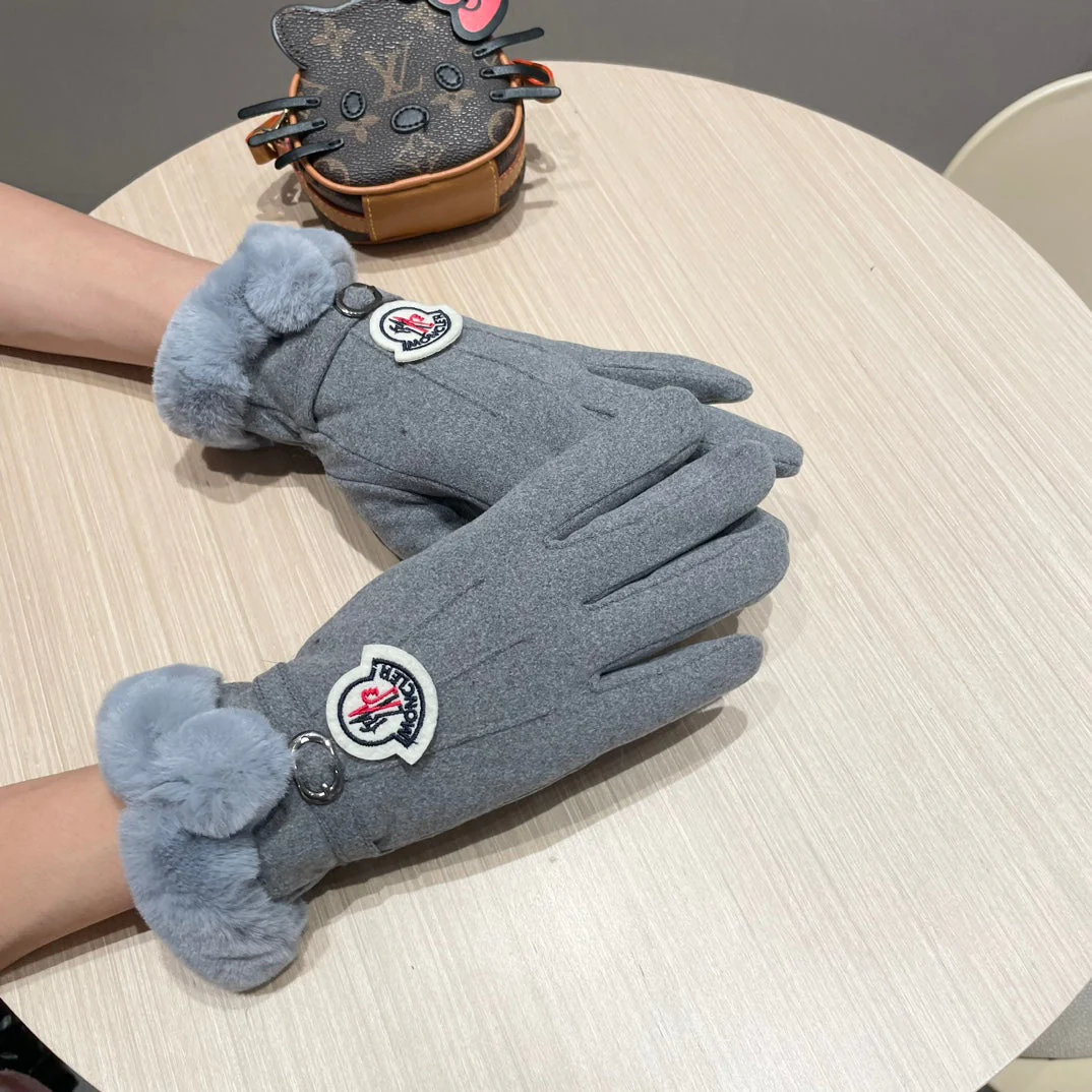 GLOVES IN COOL GRAY WOOL WITH RABBIT FUR 439080