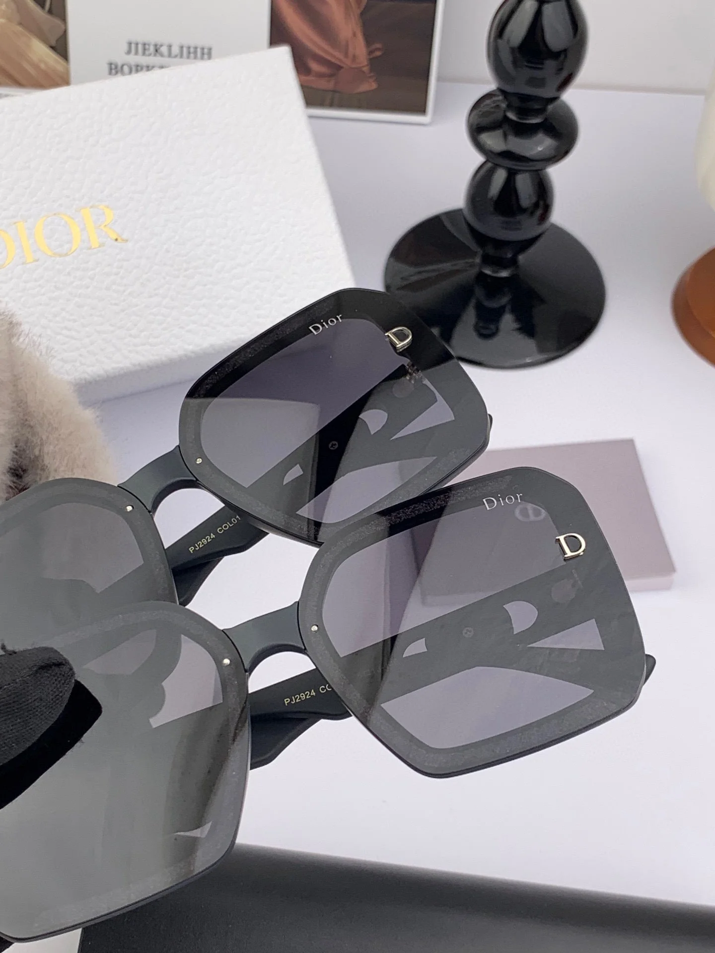 MONTAIGNE SUNGLASS D4292 IN ACETATE