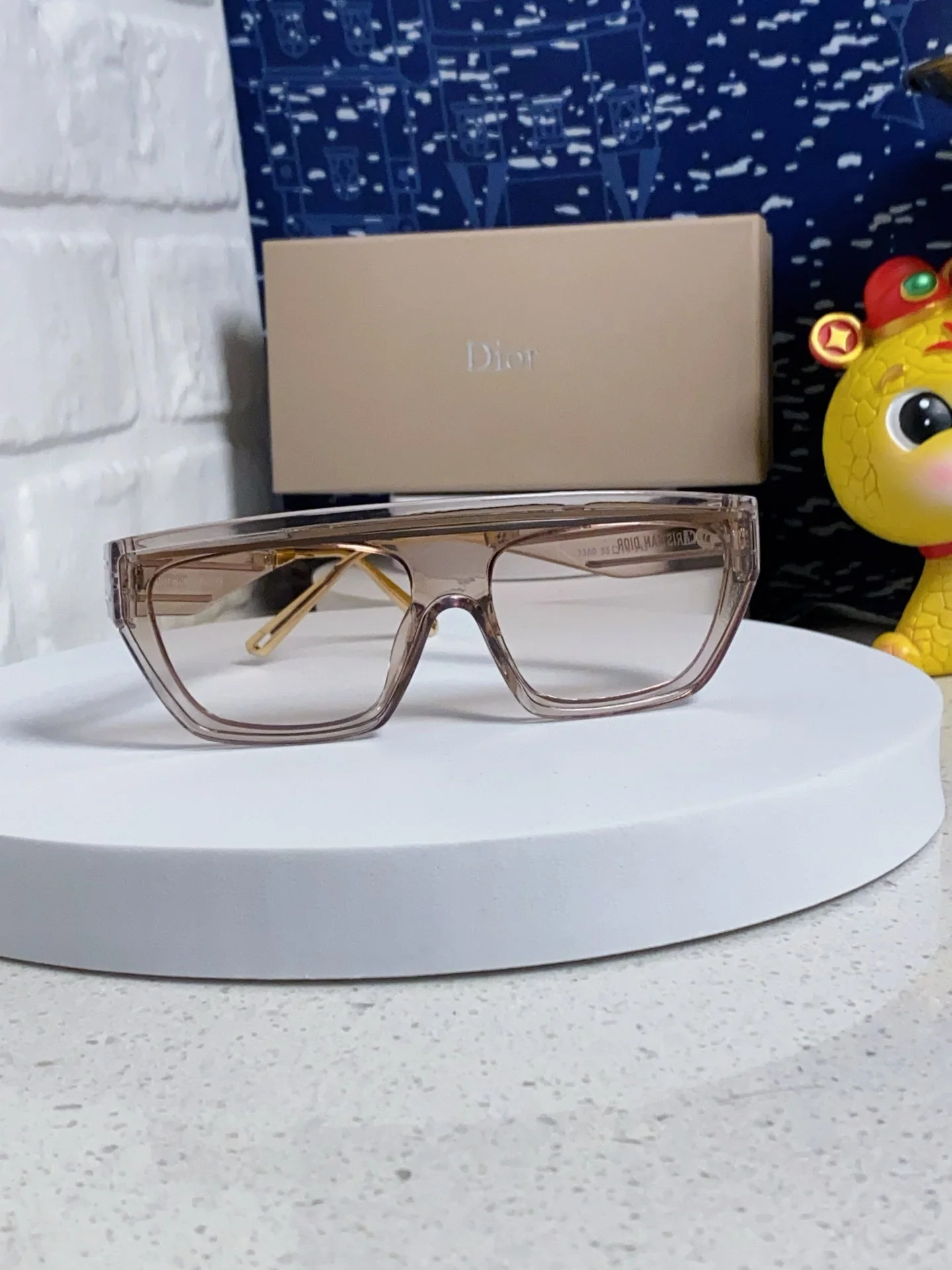 MONTAIGNE SUNGLASS CLUB M7U IN BROWN CLEAR ACETATE