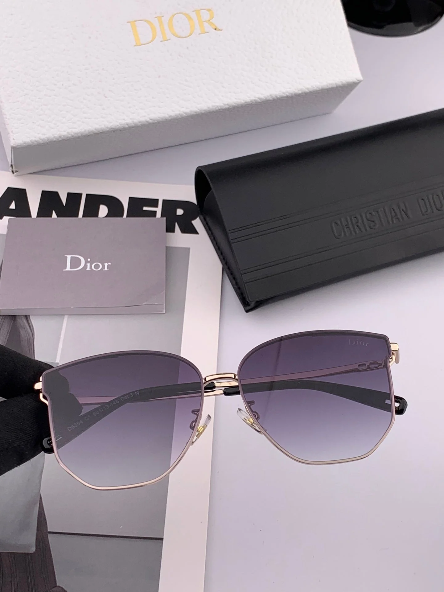 MONTAIGNE SUNGLASS CD4635 IN ACETATE