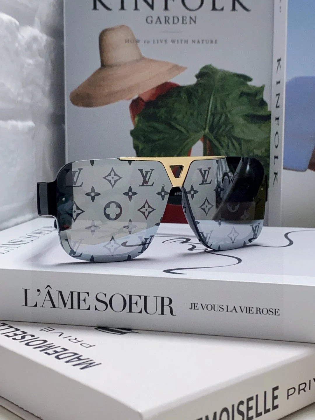 EVIDENCE SUNGLASSES 574717 IN BLACK ACETATE MONOGRAM ON LENS