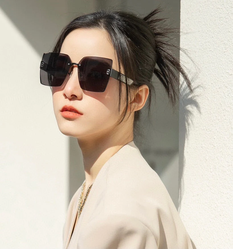 MONTAIGNE SQUARE SUNGLASS CD7159 IN ACETATE