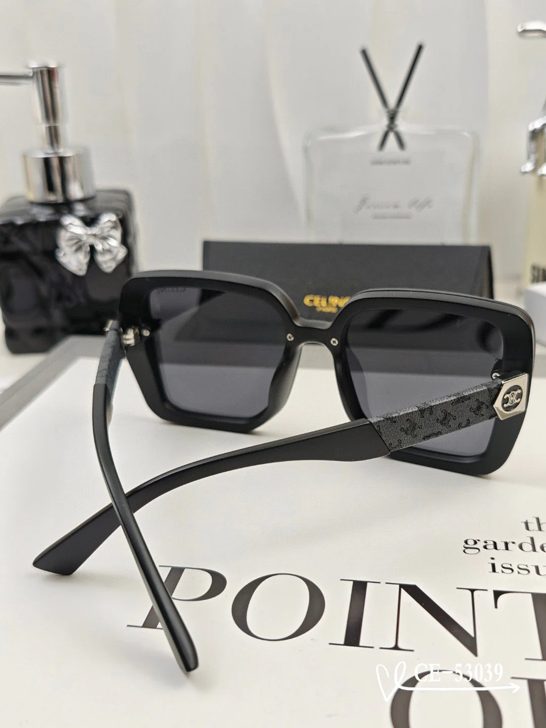 TRIOMPHE SQUARE SUNGLASSES 53039 IN ACETATE
