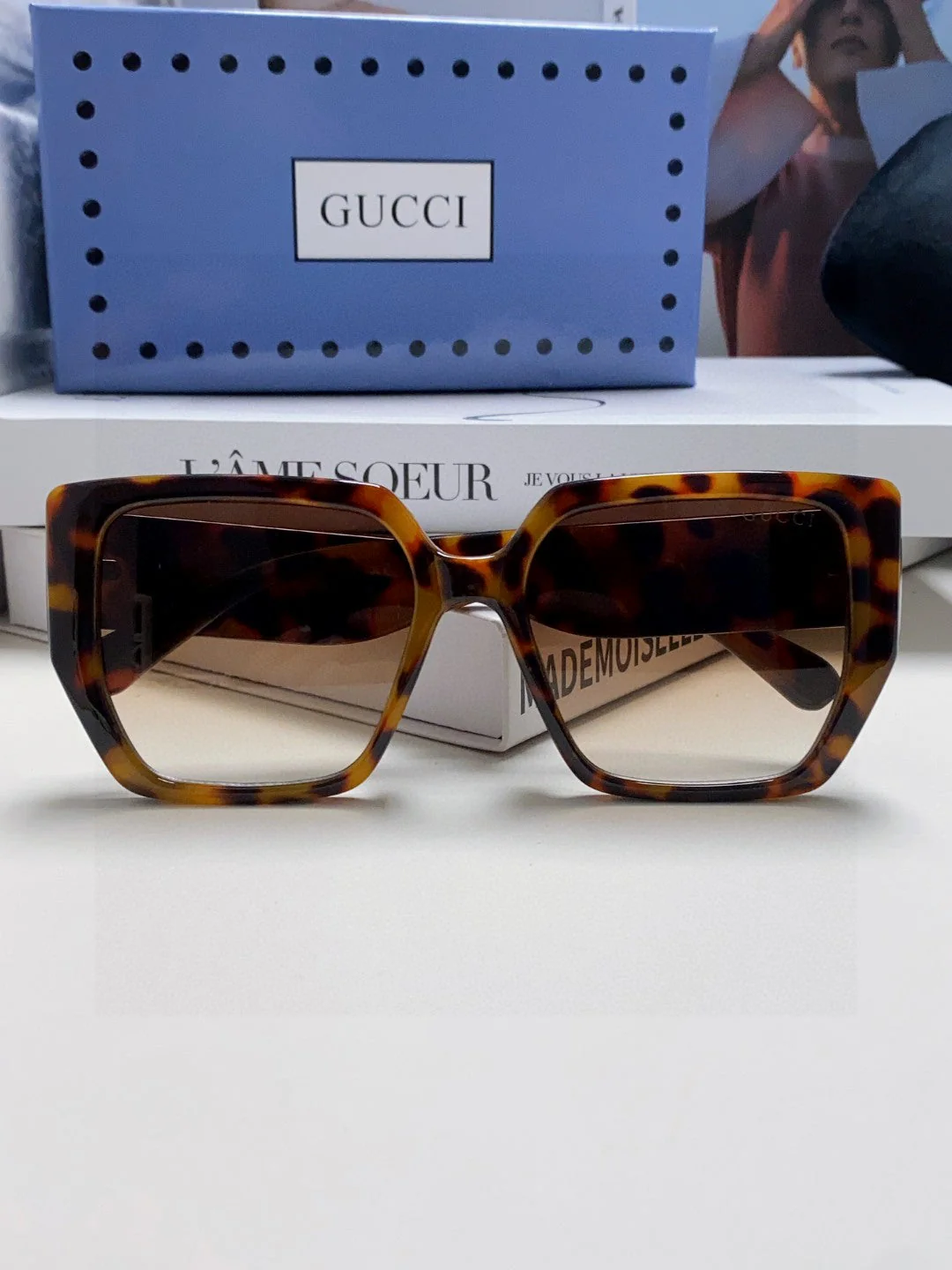 SQUARE FRAME SUNGLASSES 570209 IN ACETATE