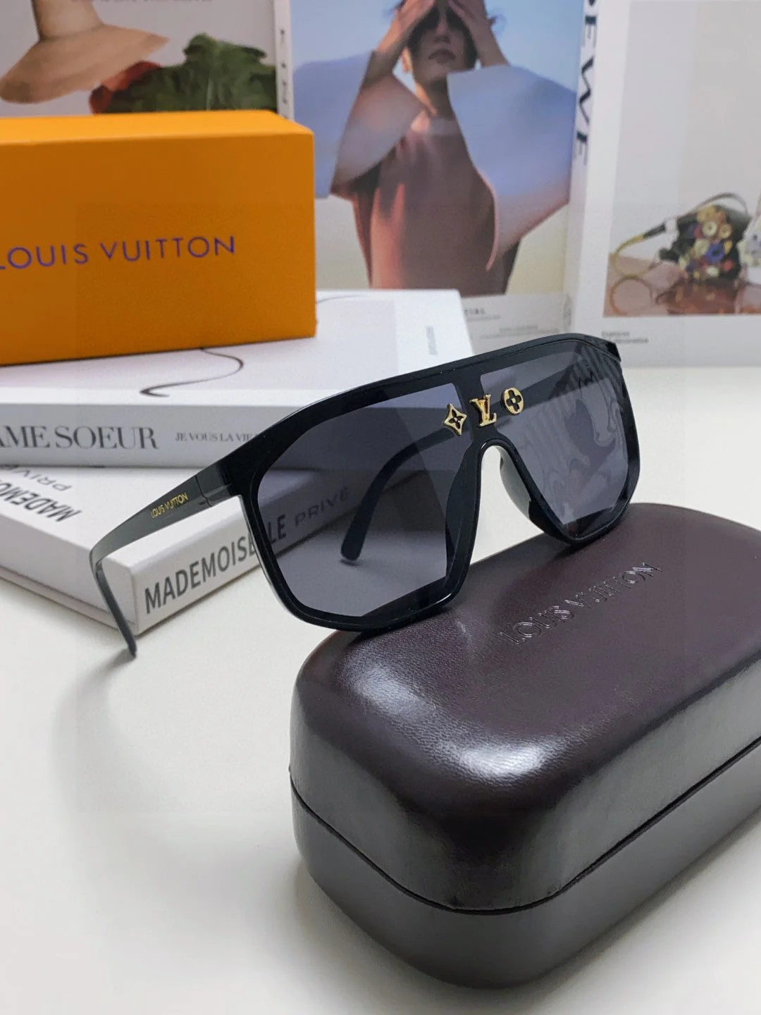 WAIMEA SUNGLASSES 570270 IN BLACK ACETATE