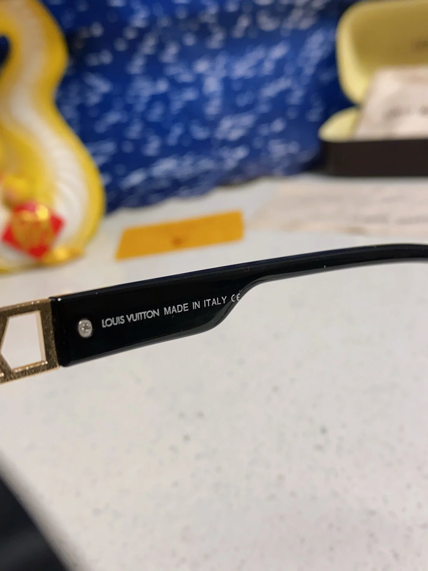 CAT EYE SUNGLASSES 567470 IN BLACK ACETATE GREY SMOKE LENS
