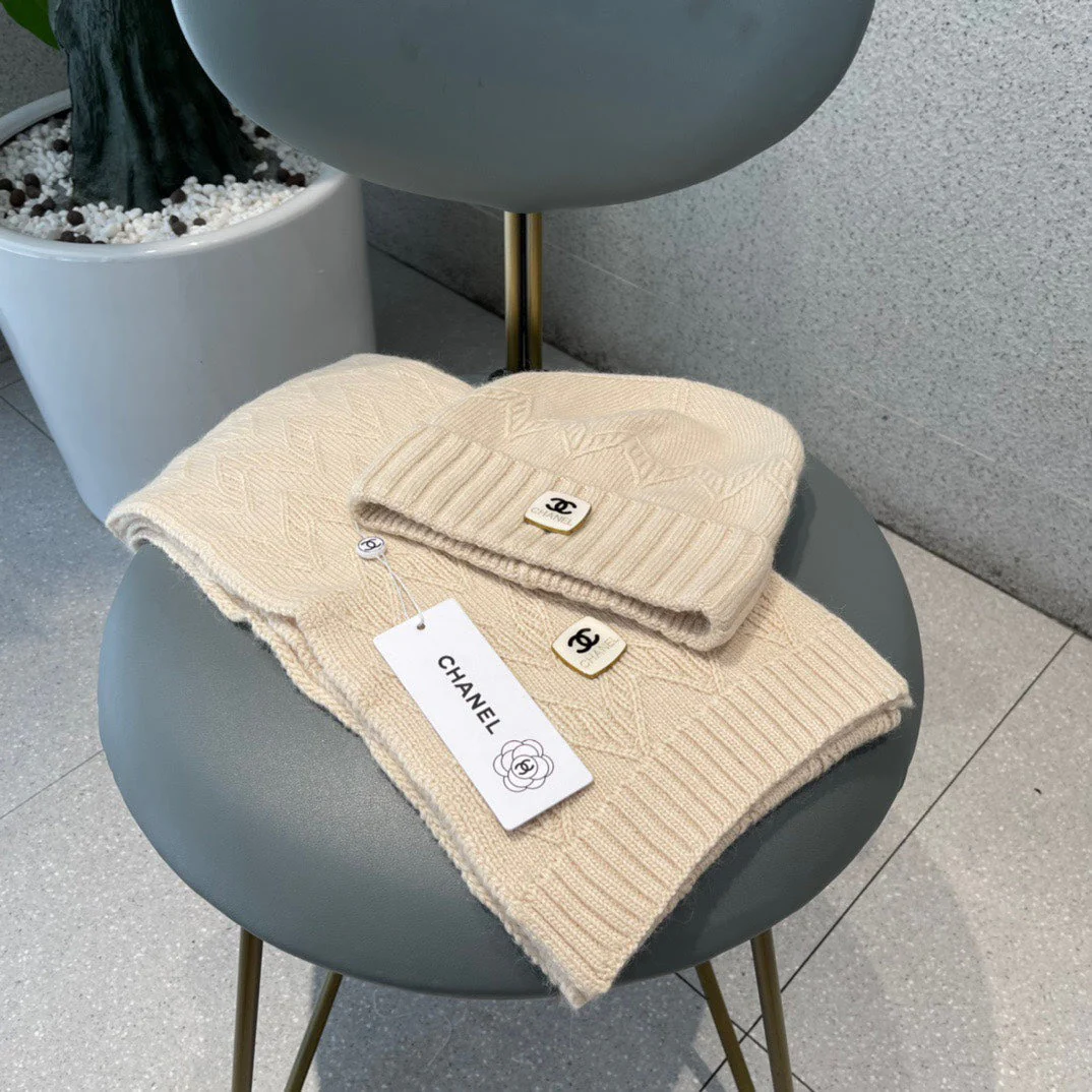 WOOL KNIT HAT AND SCARF SET CAMEL BEIGE 420829