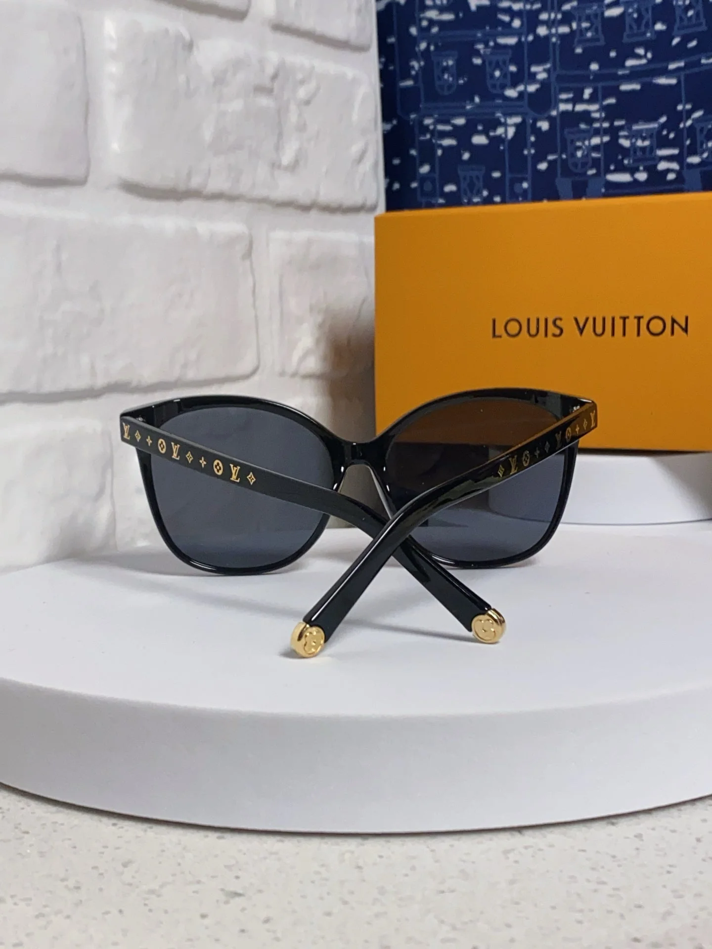 CAT EYE SUNGLASSES 573322 IN BLACK ACETATE MONOGRAM LOGO