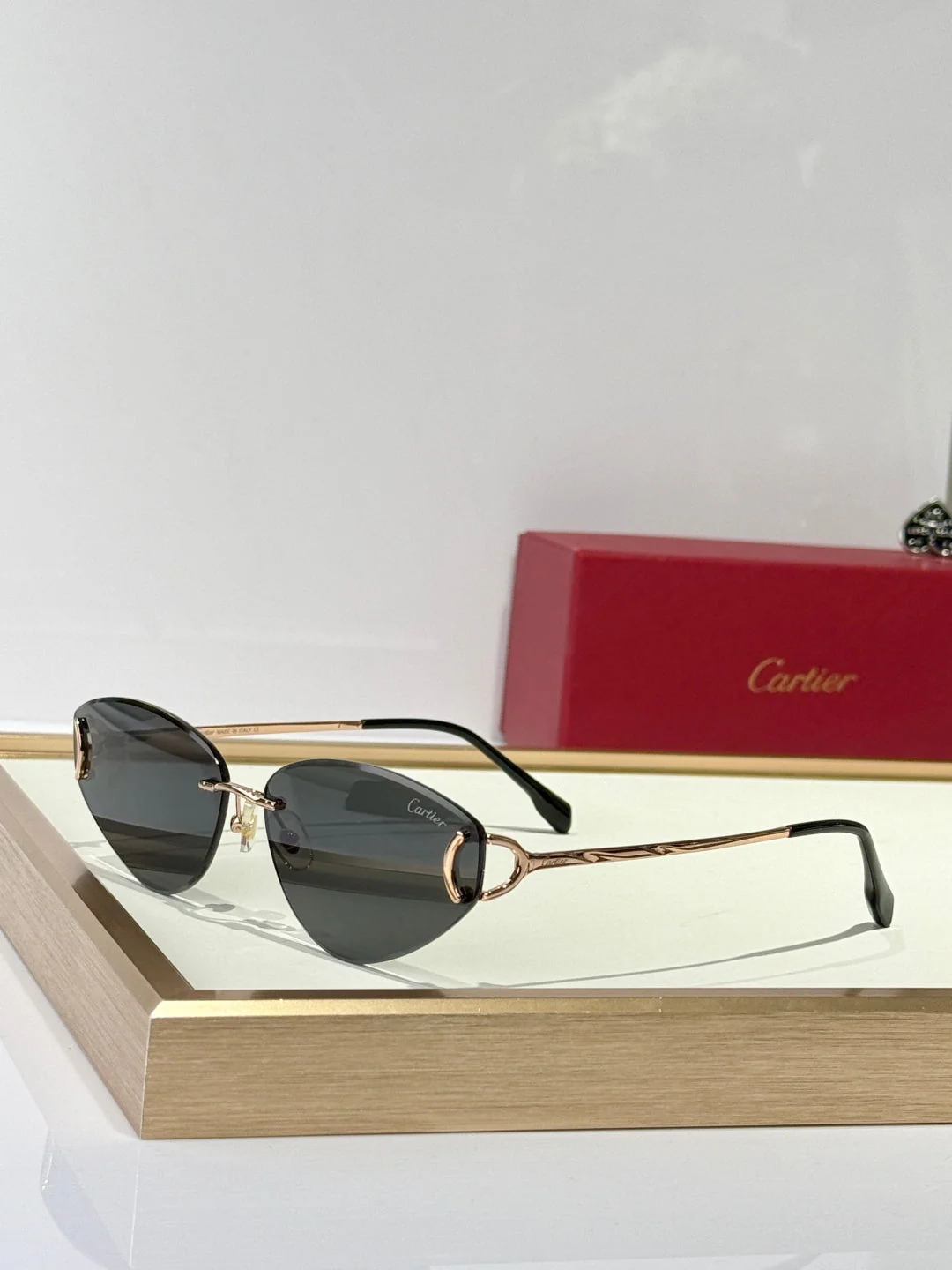 C DE TRIANGLE FRAME SUNGLASSES CT0334S IN METAL