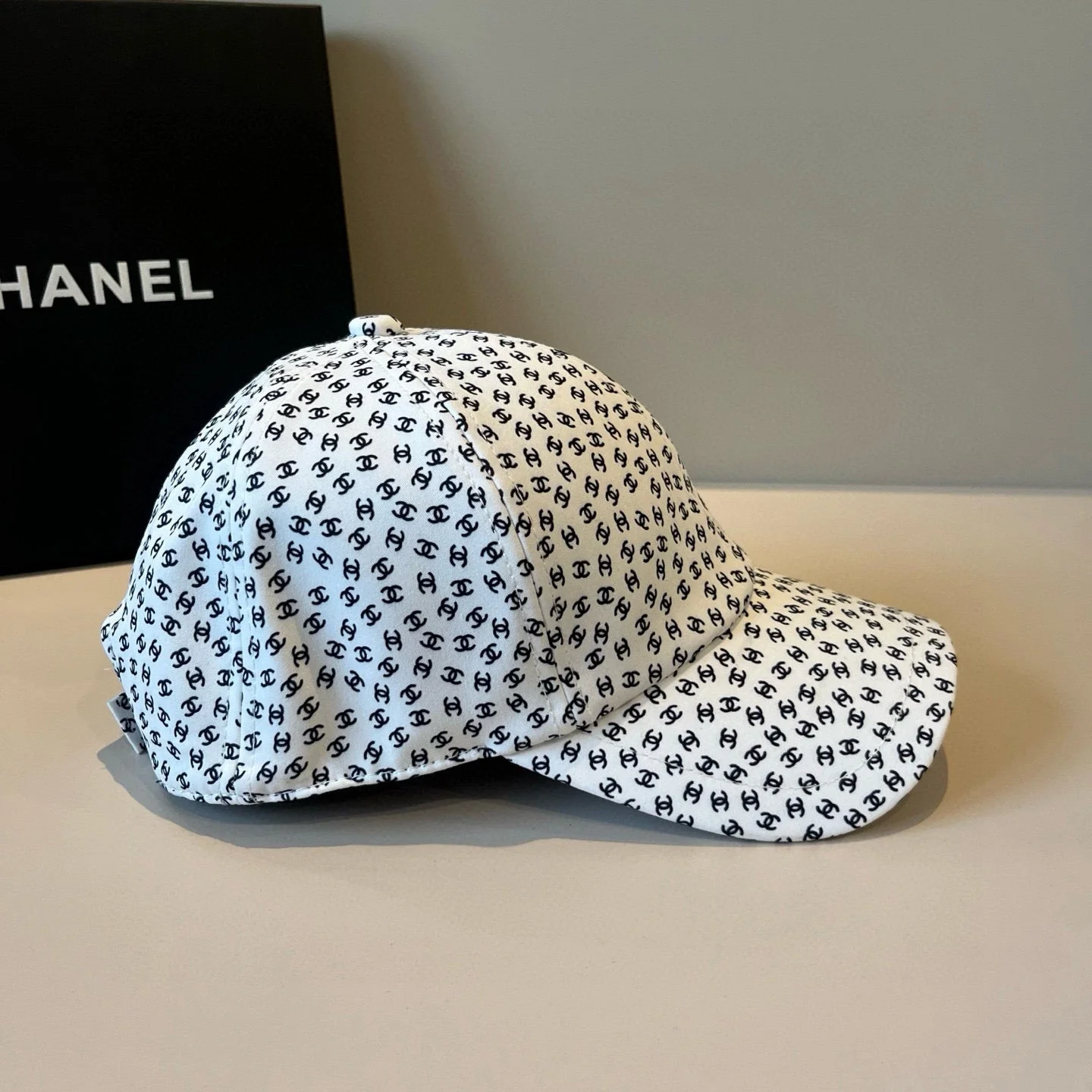 BASEBALL HAT IN WHITE 672899