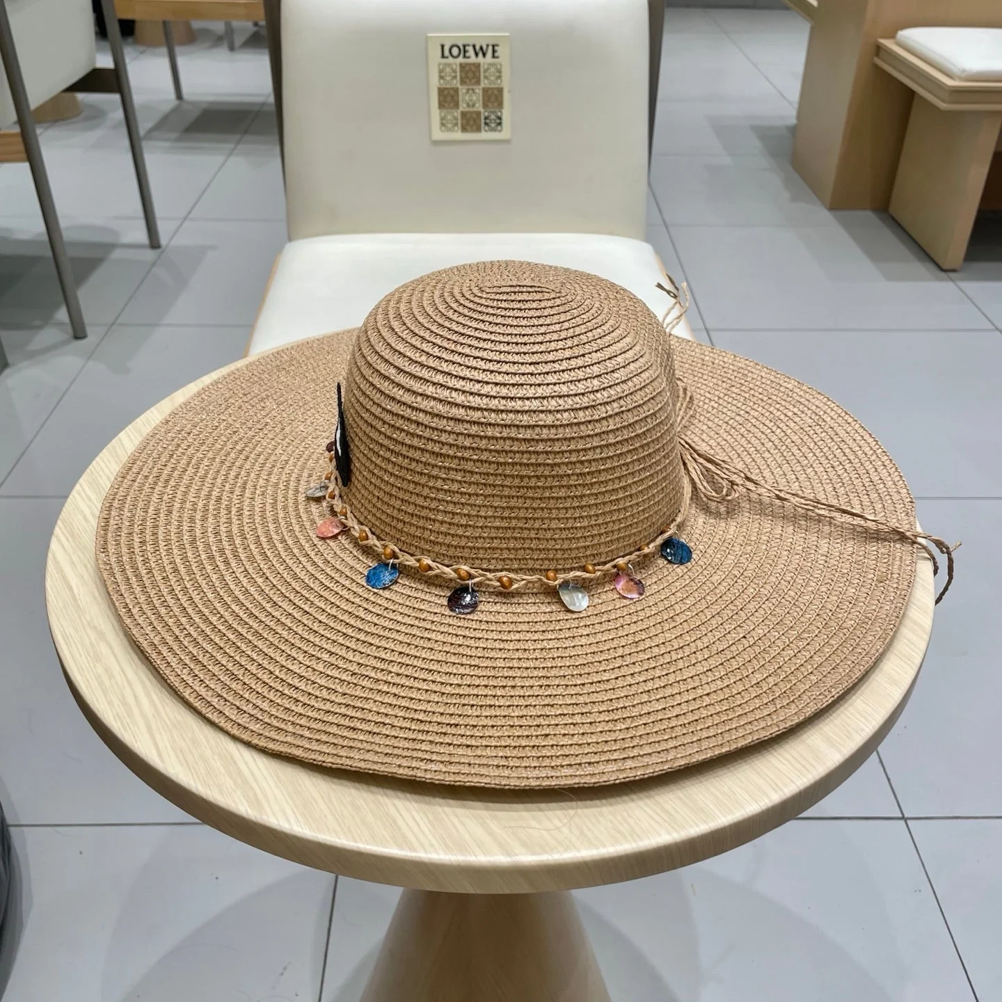 WIDE BRIM HAT MODEL 652183 IN NATURAL WOVEN STRAW