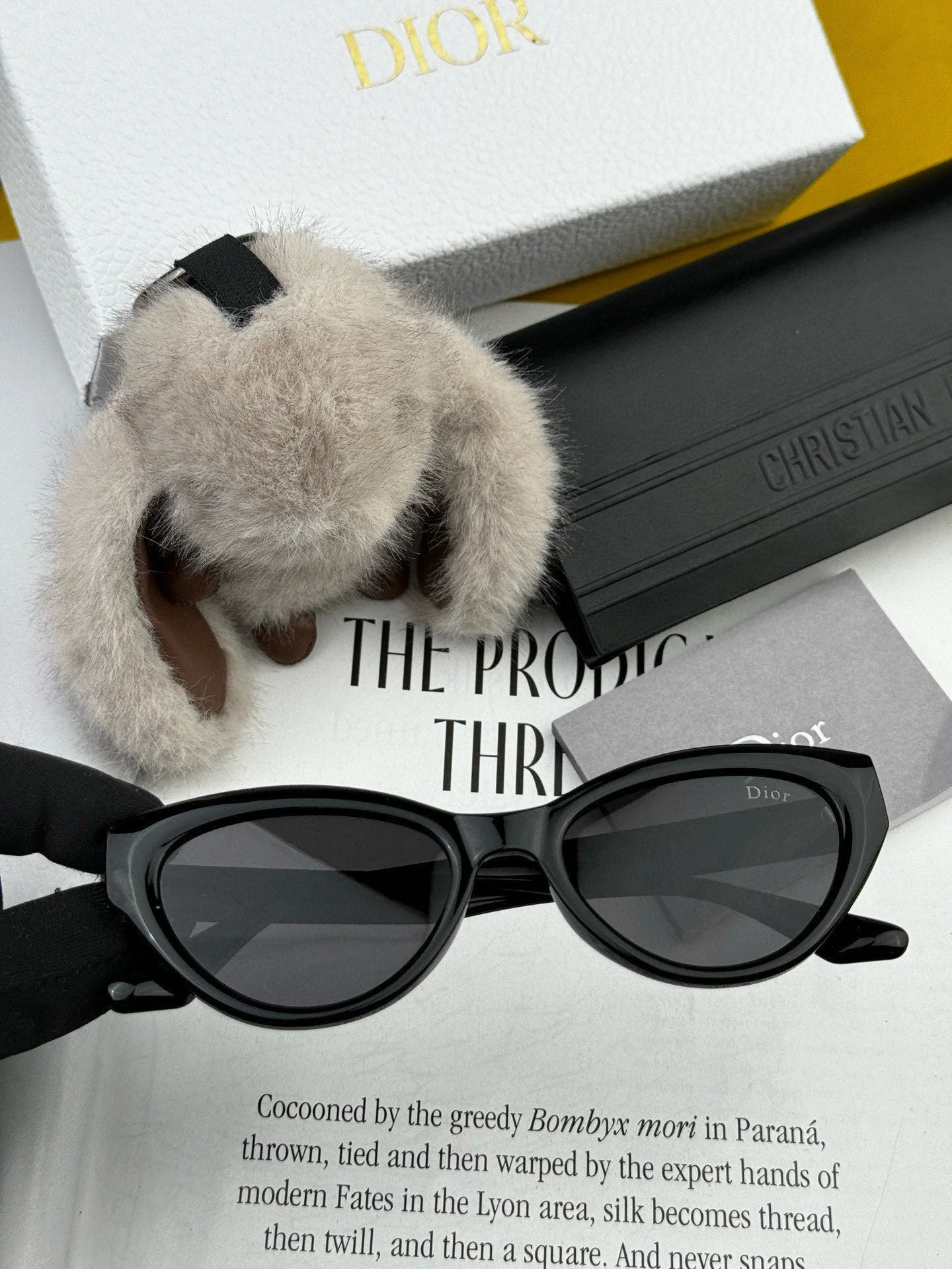 CAT EYE SUNGLASS D4109 IN ACETATE