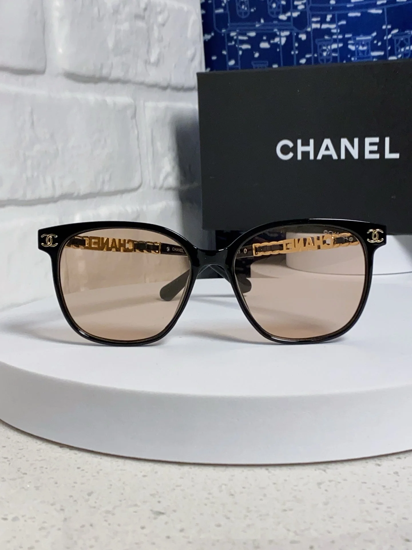 SQUARE SUNGLASSES 632028 IN BLACK ACETATE LIGHT BROWN LENSES