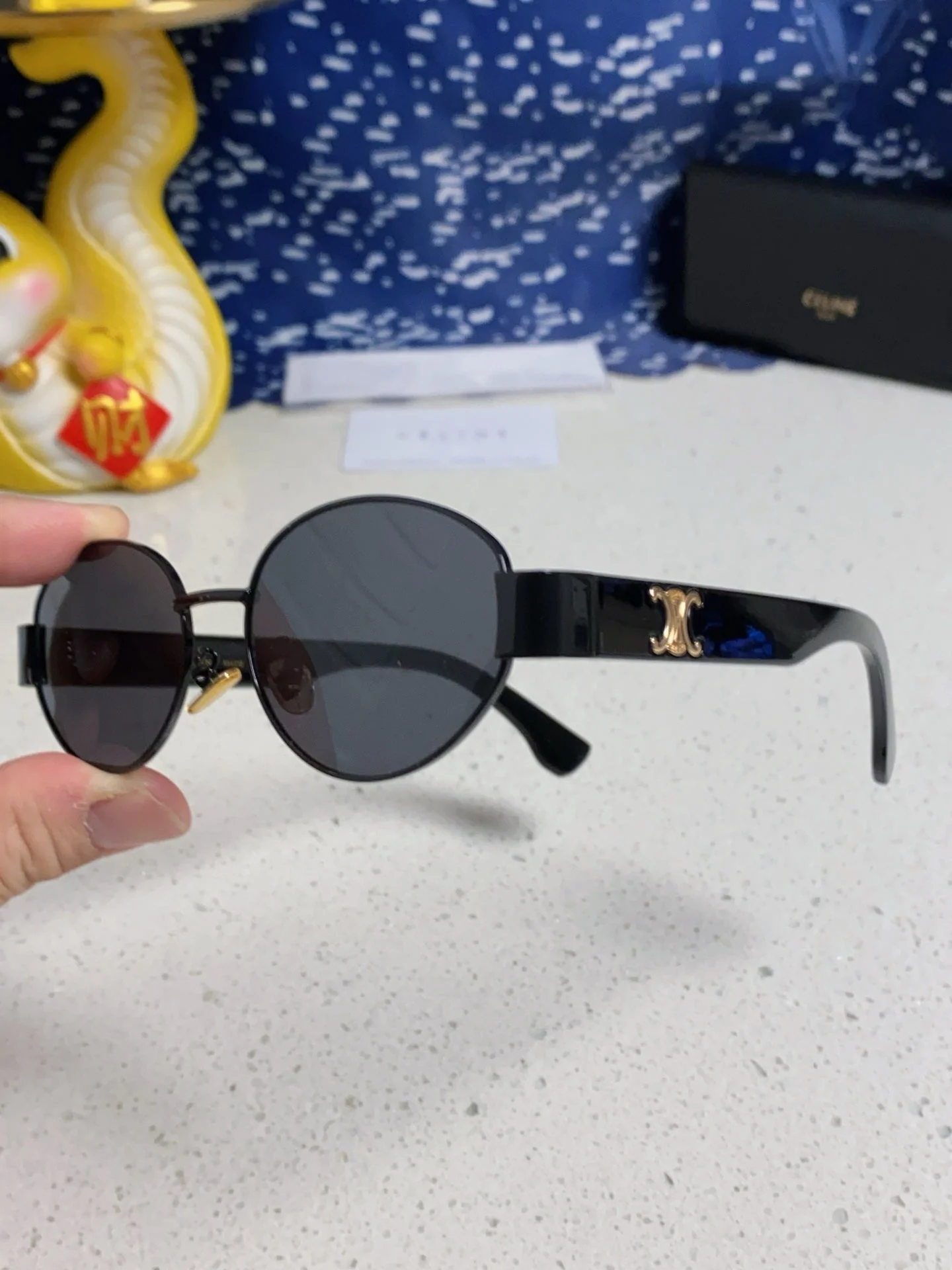 TRIOMPHE SUNGLASS 538534 IN BLACK ACETATE