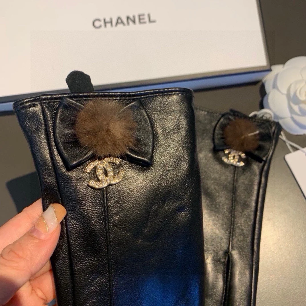 GLOVES IN BLACK LAMBSKIN 456328