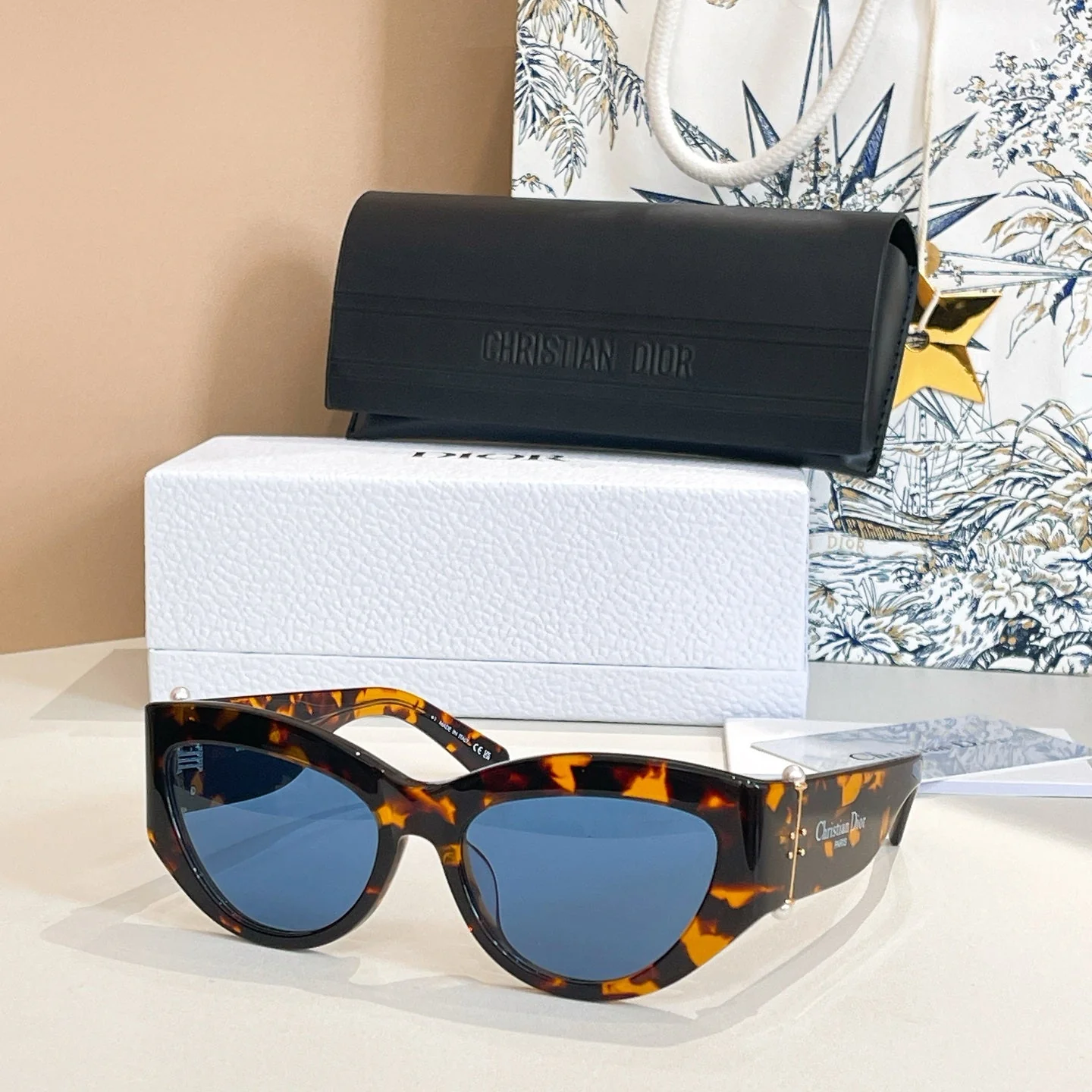 SIGNATURE SUNGLASS TRIABLE B1F IN ACETATE