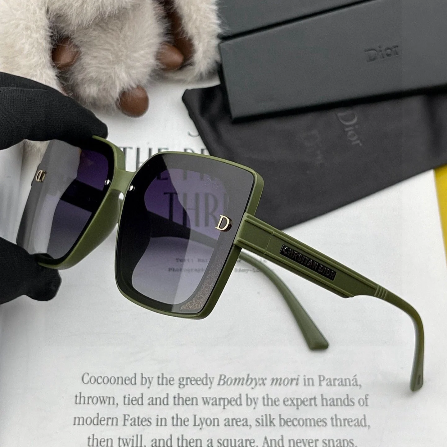 MONTAIGNE SUNGLASS CD1615 IN ACETATE