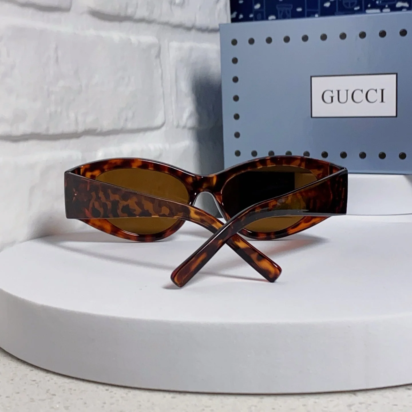 CAT-EYE FRAME SUNGLASSES 563336 IN ACETATE
