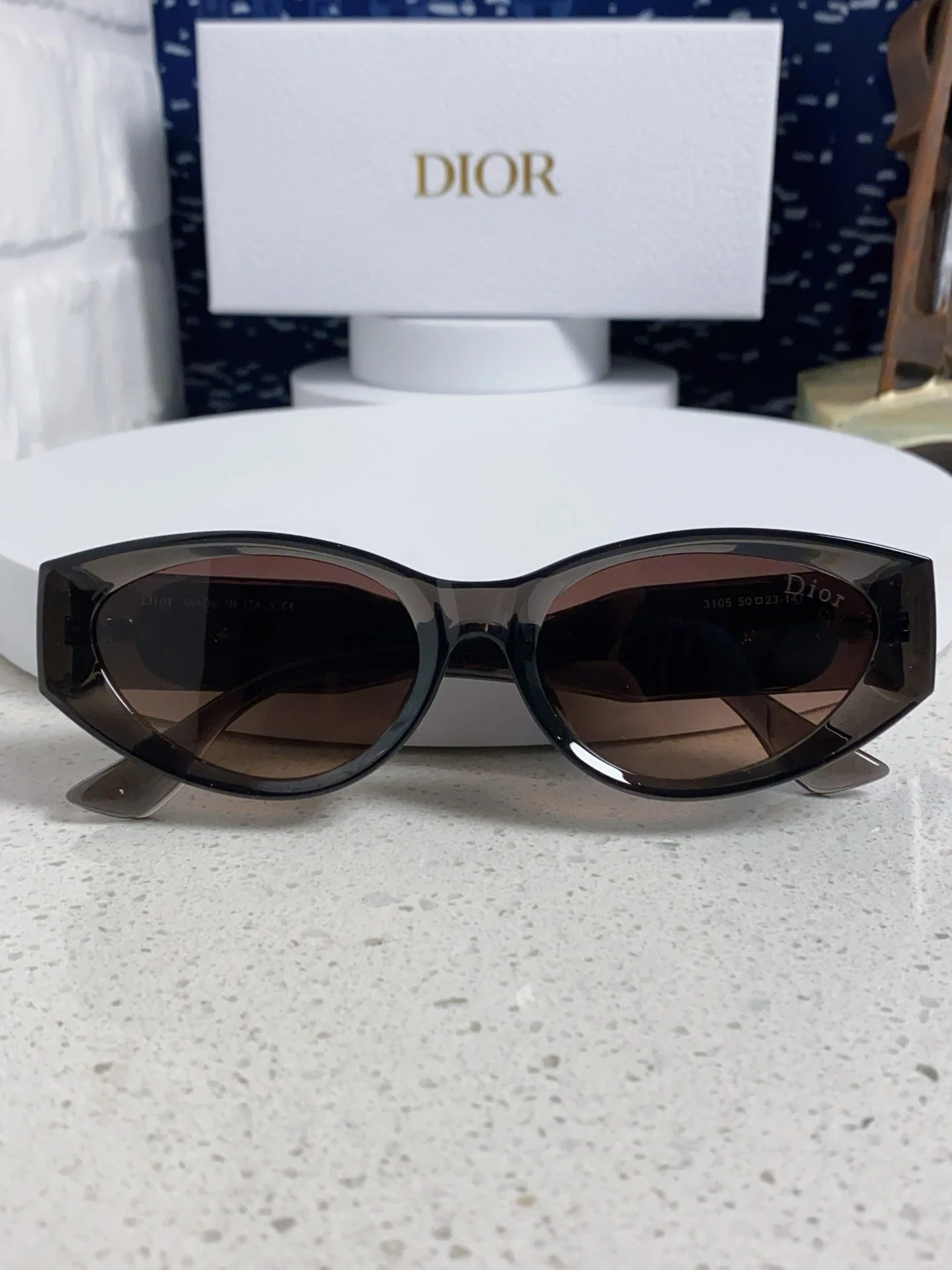 MONTAIGNE SUNGLASS 578112 IN BROWN ACETATE