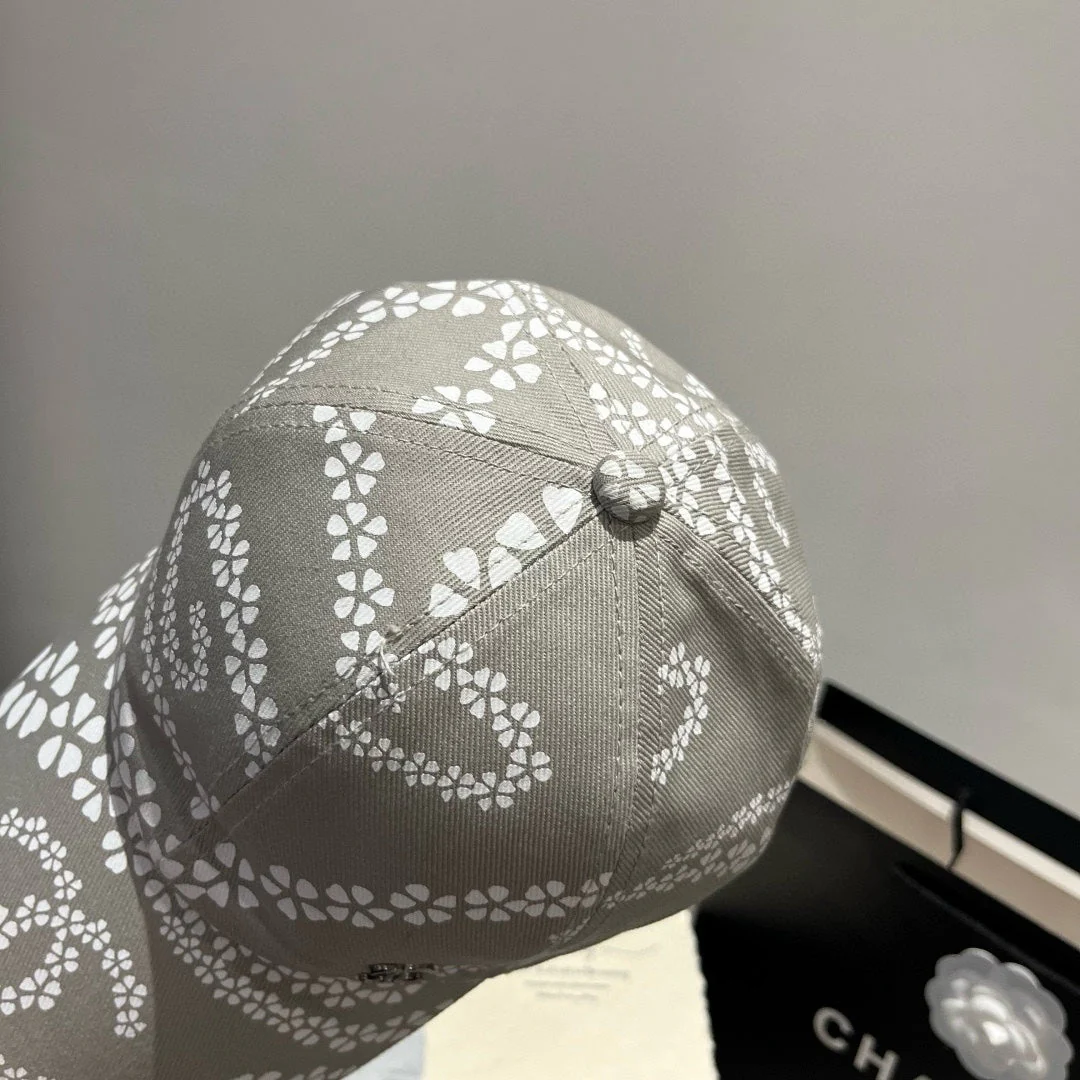 BASEBALL HAT LIGHT TAUPE WHITE PATTERN 674030