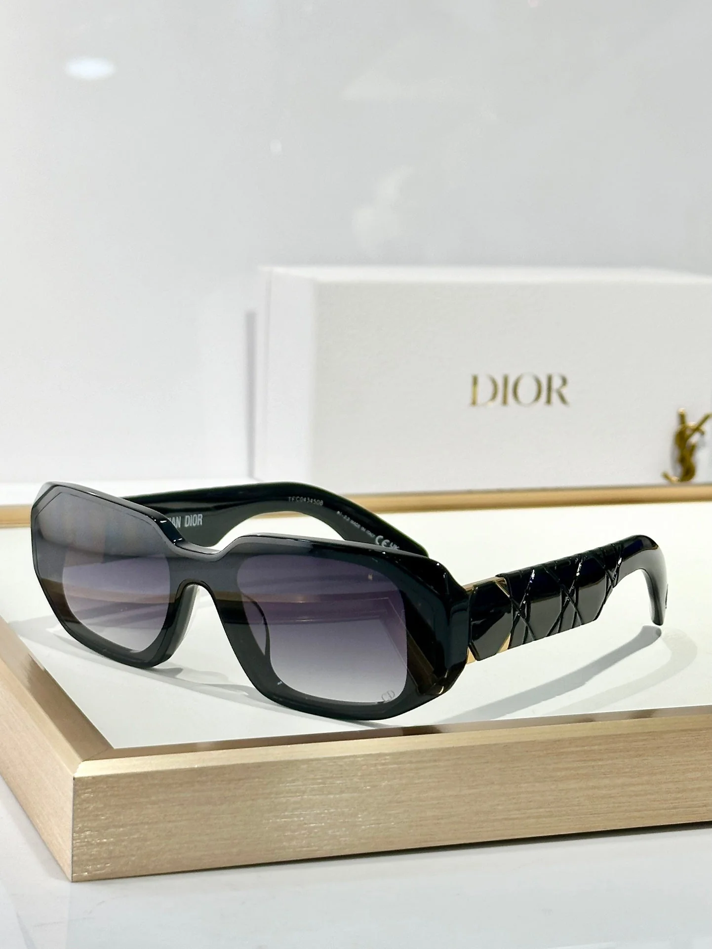 MONTAIGNE SUNGLASS LABY99.22 A3I IN ACETATE
