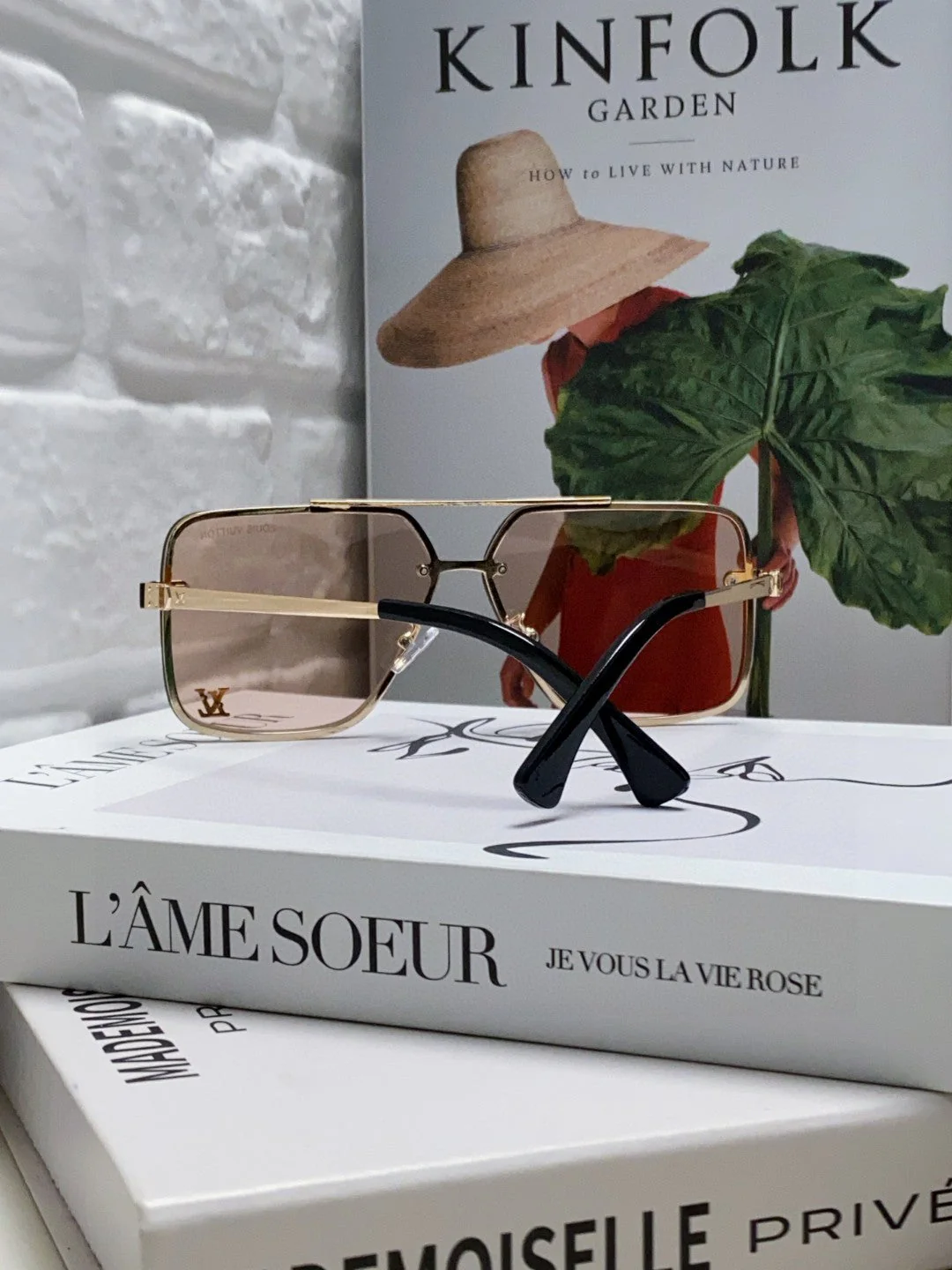 SQUARE SUNGLASSES 570262 IN GOLD METAL LIGHT BROWN LENS