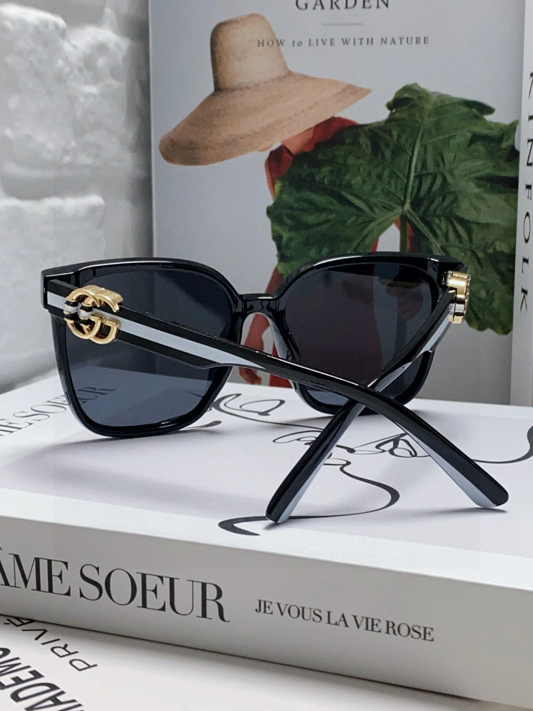 EMBOSSED LOGO BUTTERFLY FRAME SUNGLASSES 576876 IN ACETATE