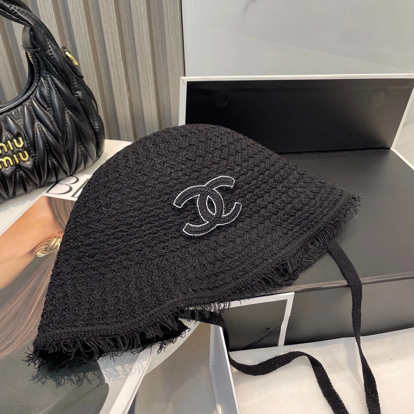 KNITTED BUCKET HAT BLACK 673882