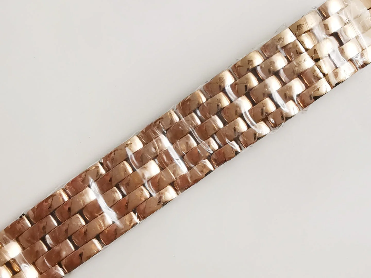 PANTHERE DE CARTIE QUARTZ PINK GOLD CASE