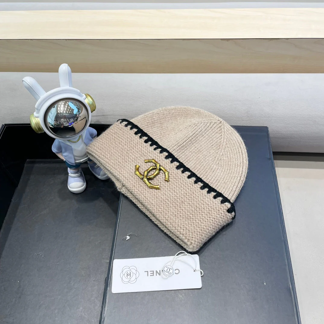 BEANIE HAT IN CAMEL BEIGE WOOL 419781