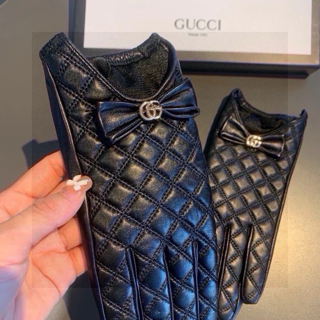 TOUCHSCREEN GLOVES WITH BOW IN BLACK LAMBSKIN 467968