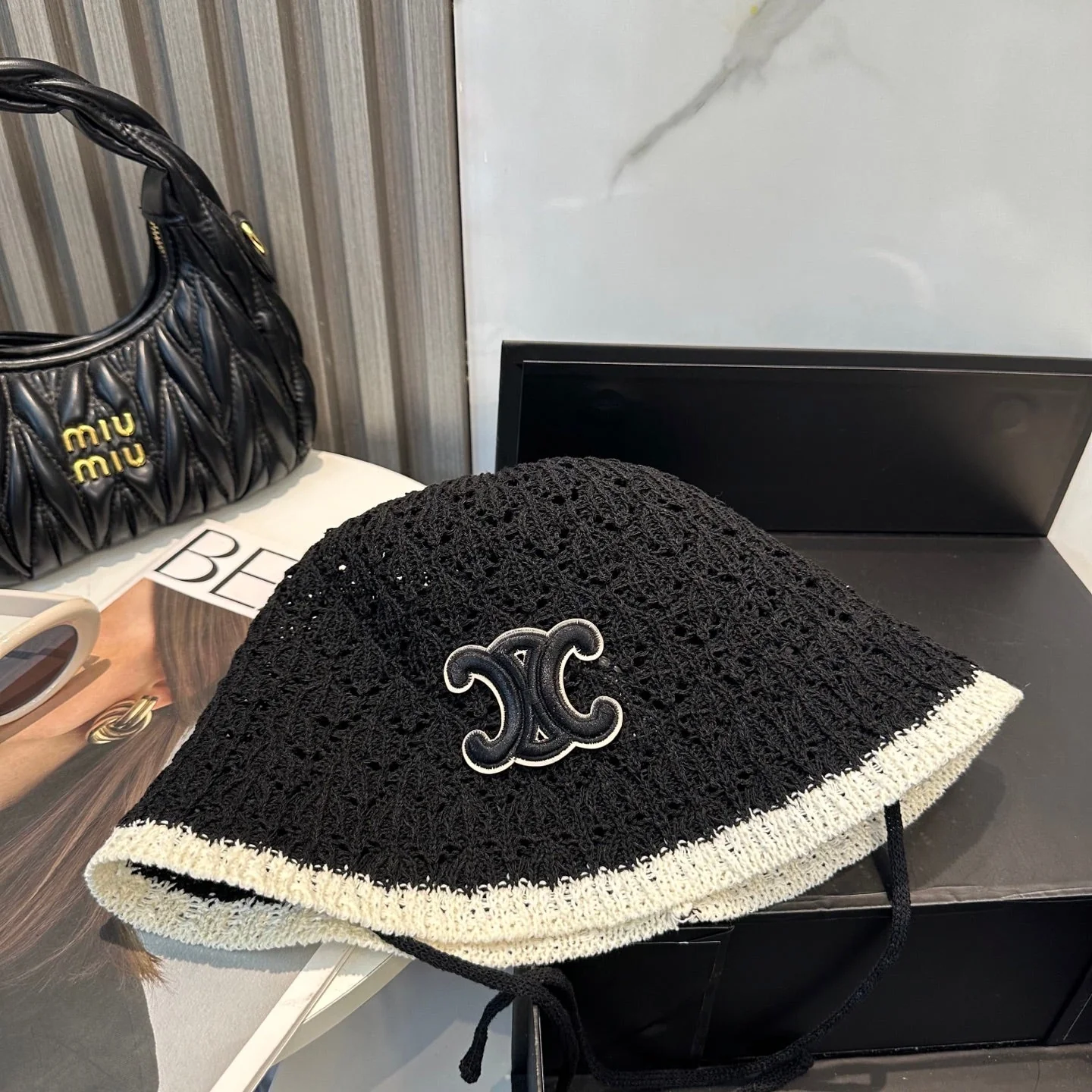 BUCKET HAT MODEL 652271 IN BLACK AND WHITE CROCHET