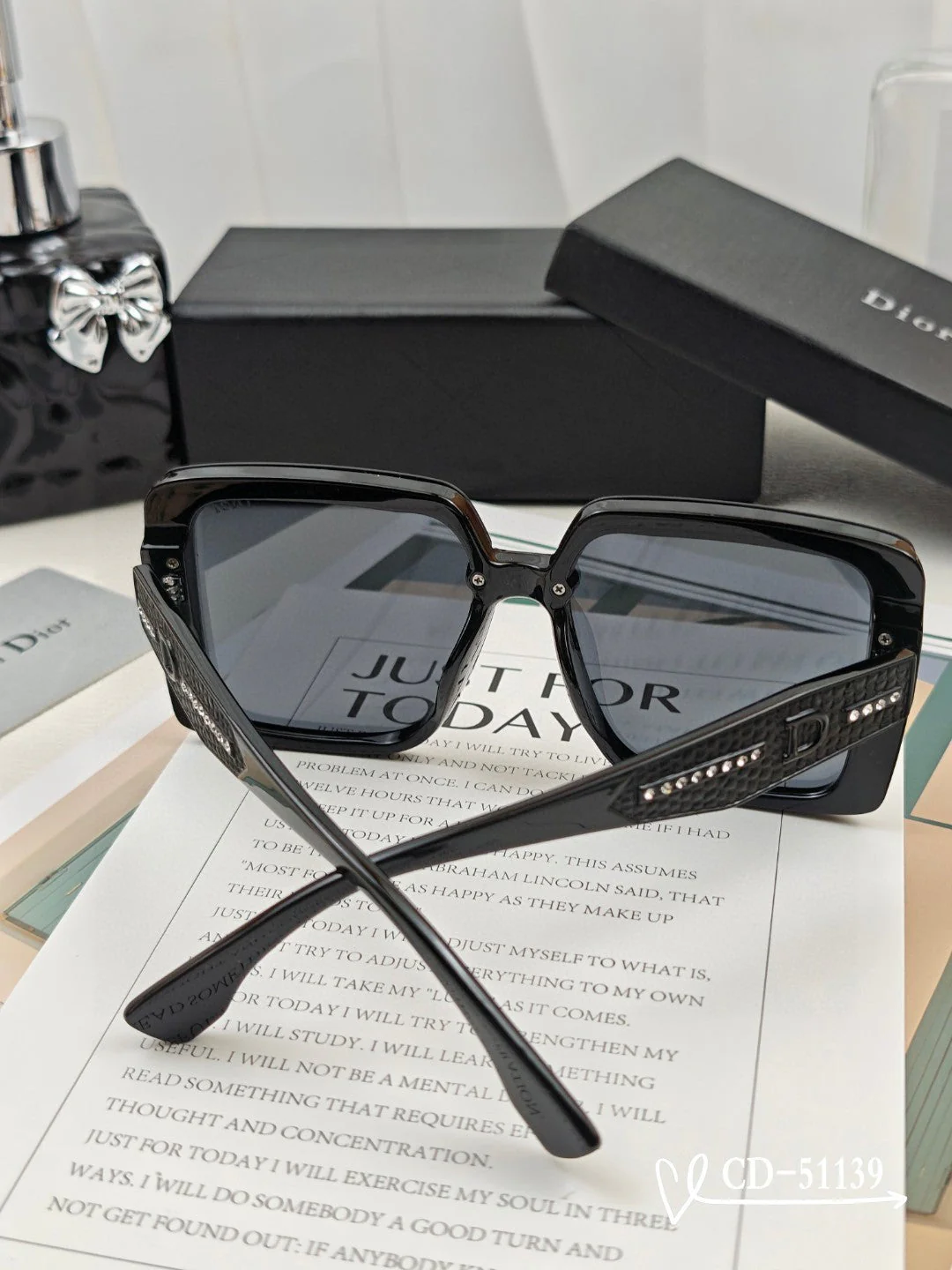MONTAIGNE SUNGLASS 51139 IN ACETATE