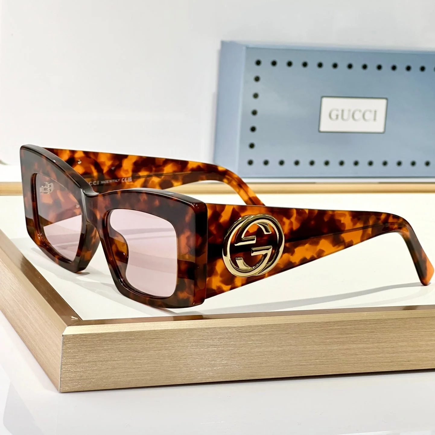 RECTANGULAR FRAME SUNGLASSES GG1842S IN ACETATE