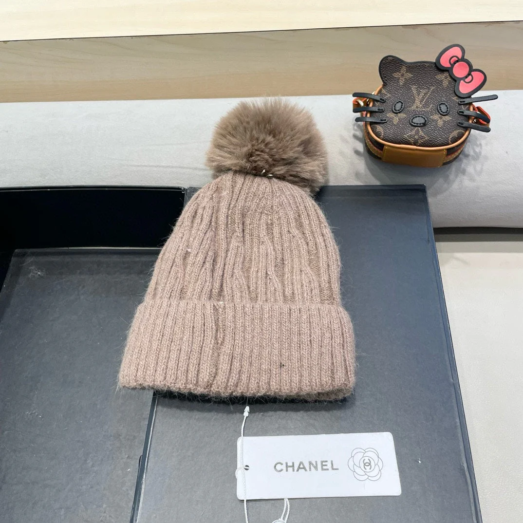 BEANIE HAT IN LIGHT BROWN WOOL 422175