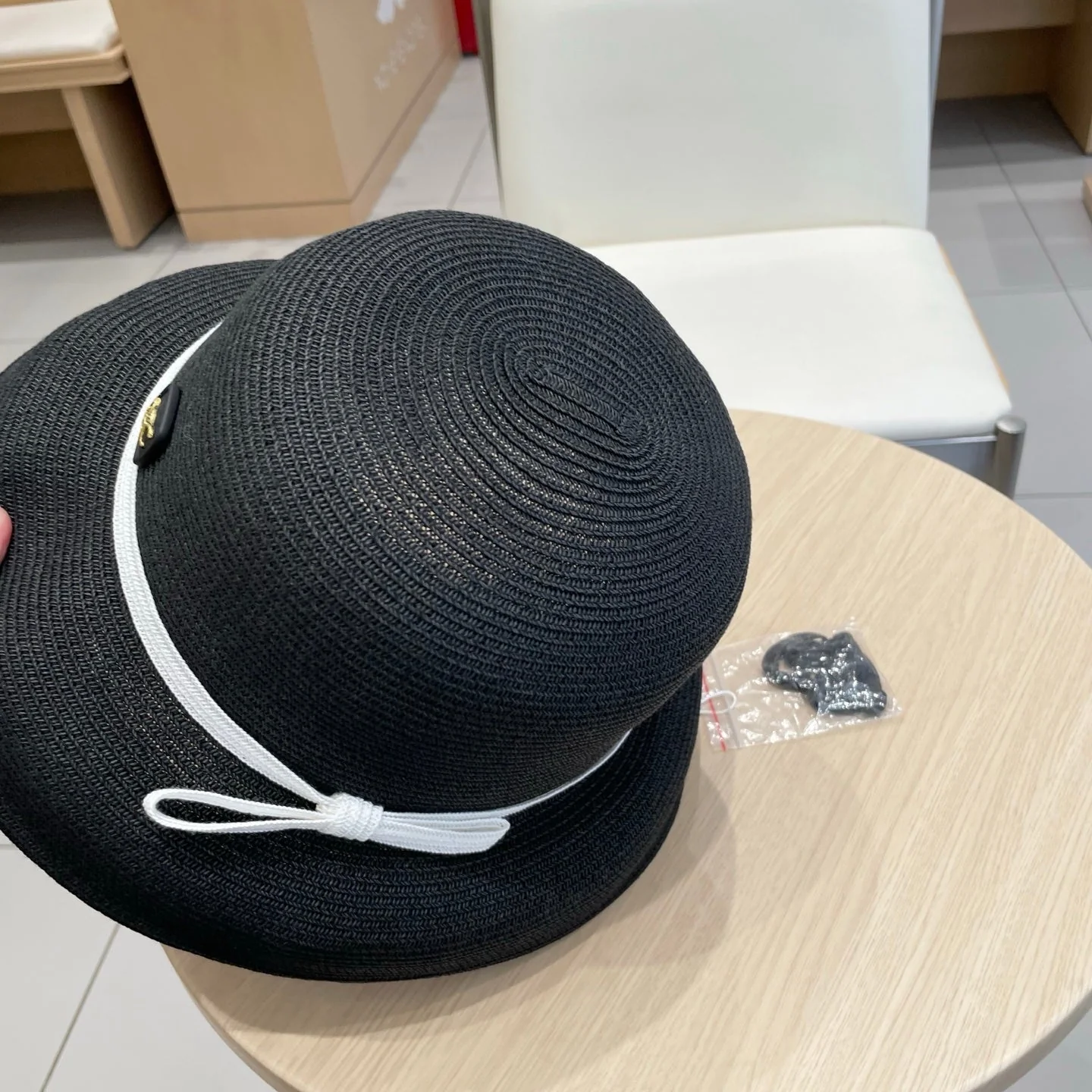 BUKET HAT MODEL 650561 IN BLACK SPRAY FABRIC