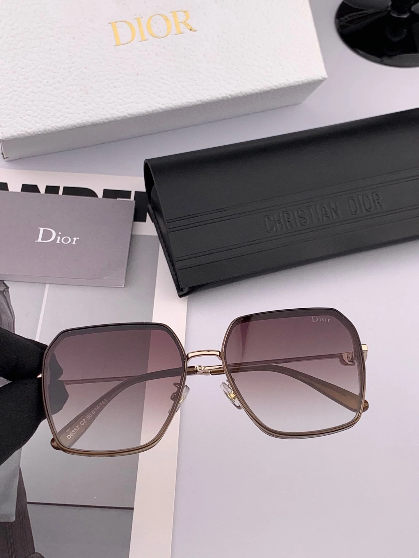 MONTAIGNE SUNGLASS D7635 IN METAL