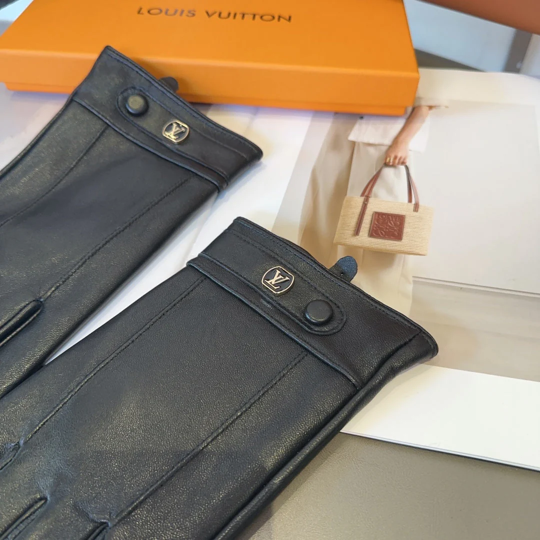 LV GLOVES IN BLACK LAMBSKIN 462318