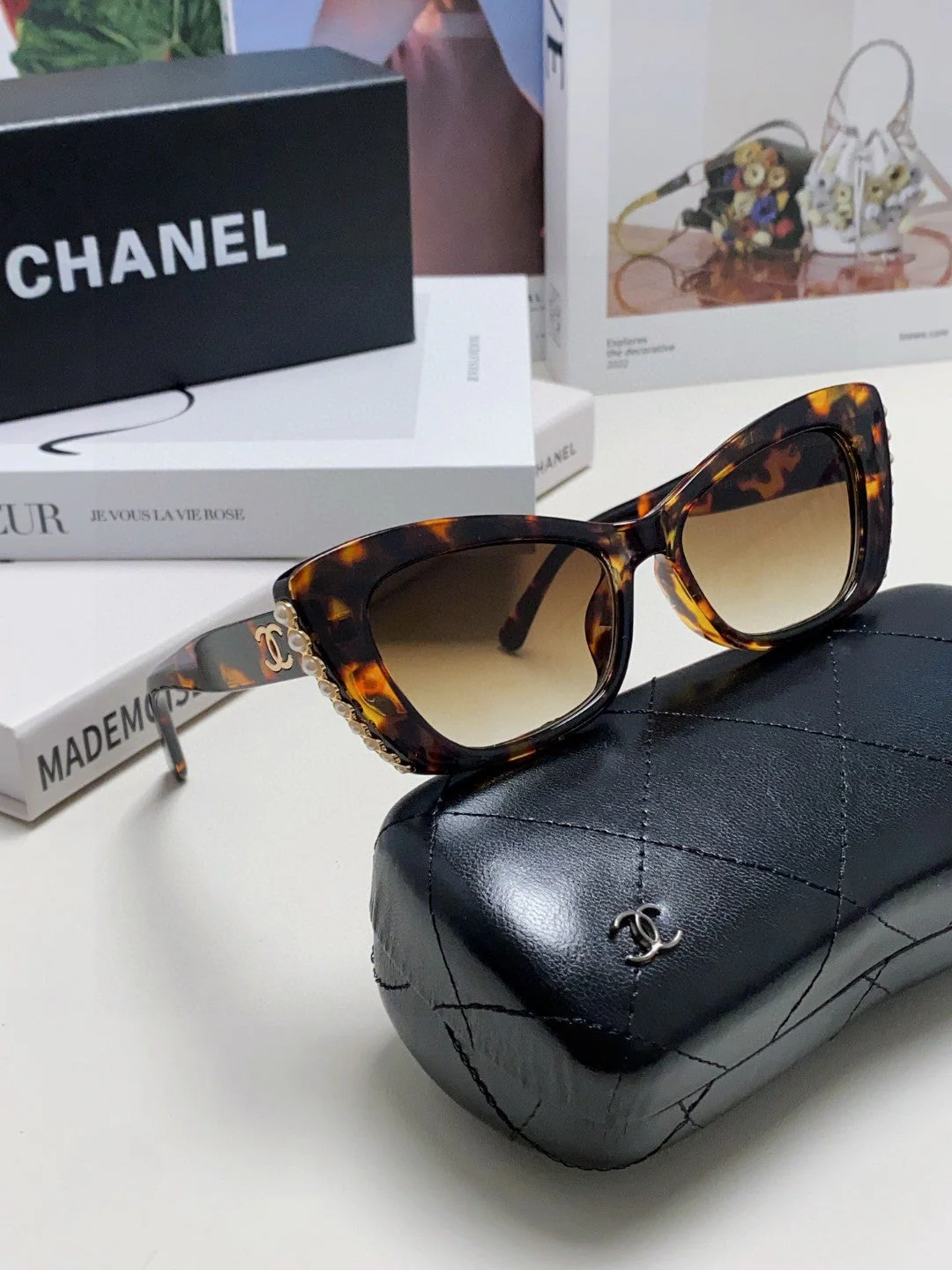 CAT EYE SUNGLASSES 632699 IN HAVANA ACETATE EMBOSSED PEARL