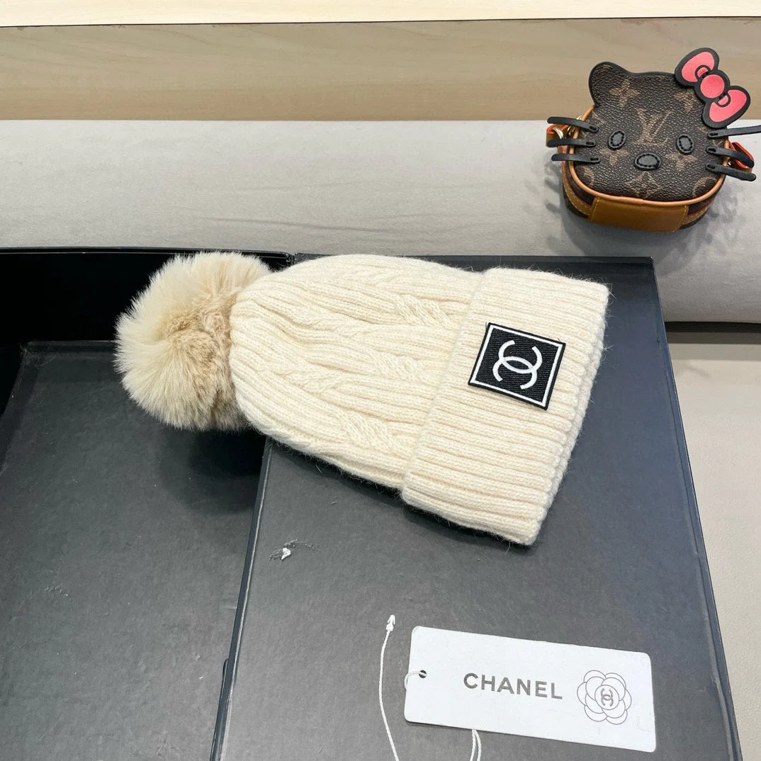 BEANIE HAT IN BEIGE WOOL 422178