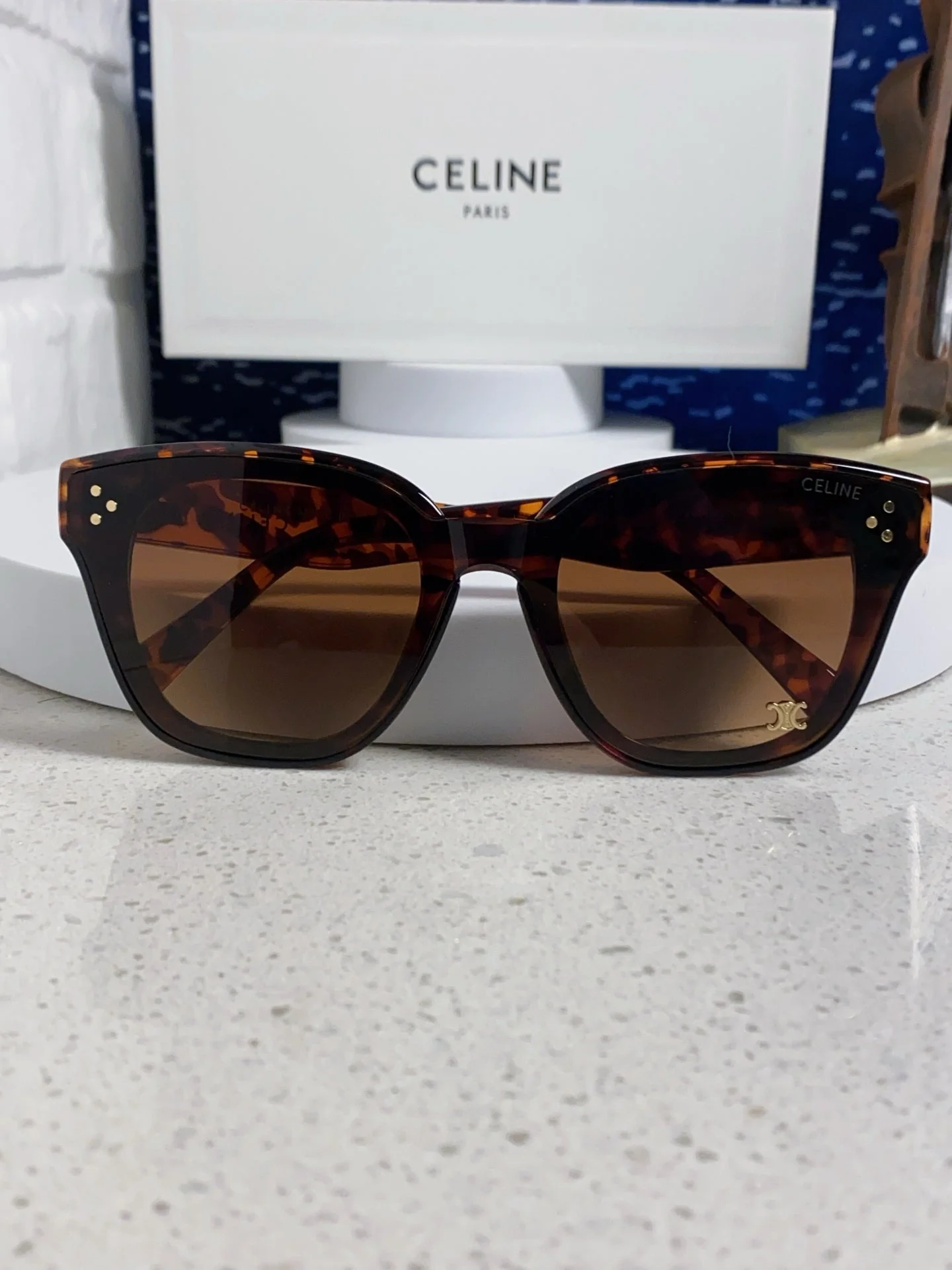SQUARE SUNGLASS 575844 IN HAVANA ACETATE