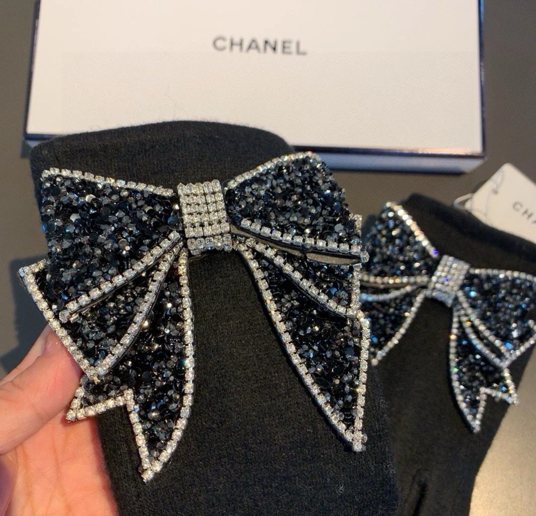 GLOVES IN BLACK WOOL WITH RHINSTONES 429247