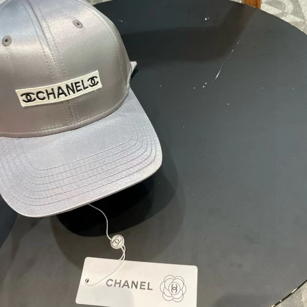 BASEBALL HAT IN SILVER SILK SATIN 404865