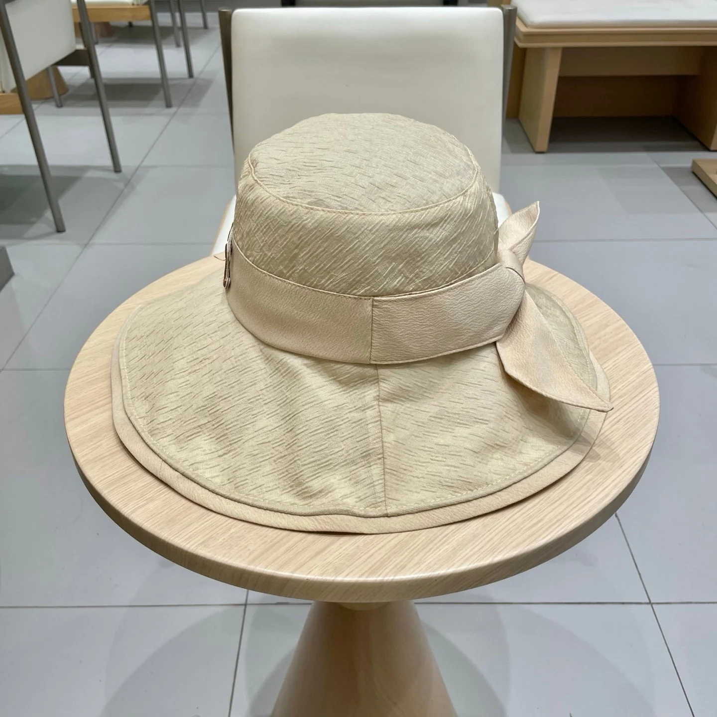 BUCKET HAT MODEL 650698 IN BEIGE FABRIC