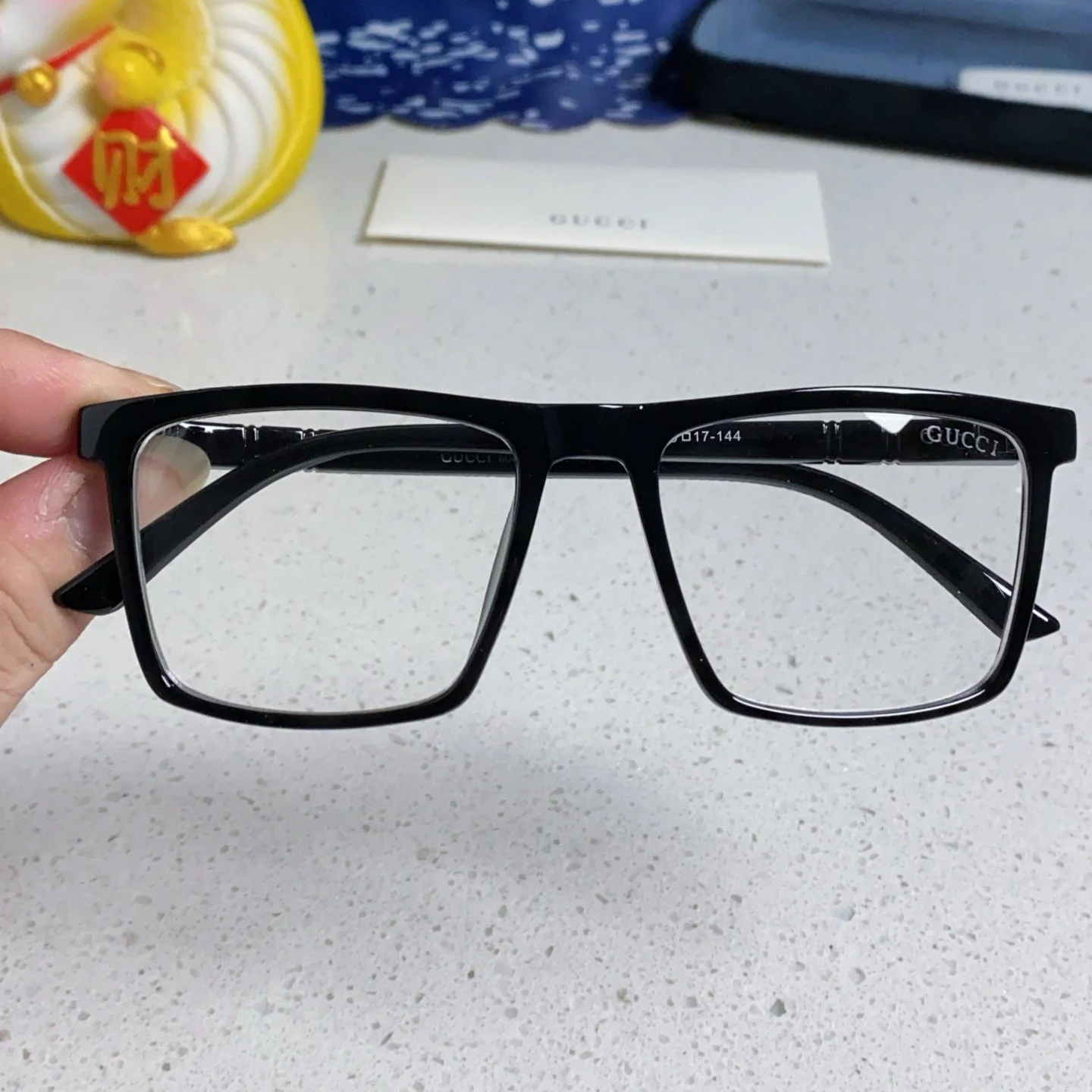 RECTANGULAR FRAME SUNGLASSES 563257 IN ACETATE