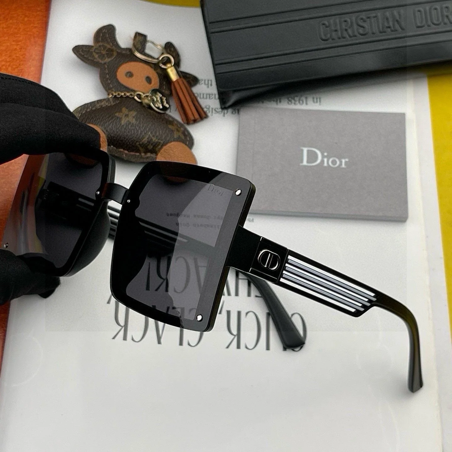 MONTAIGNE SUNGLASS D1297 IN ACETATE